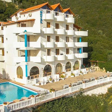 Paradise Lukova Hotel Exterior photo