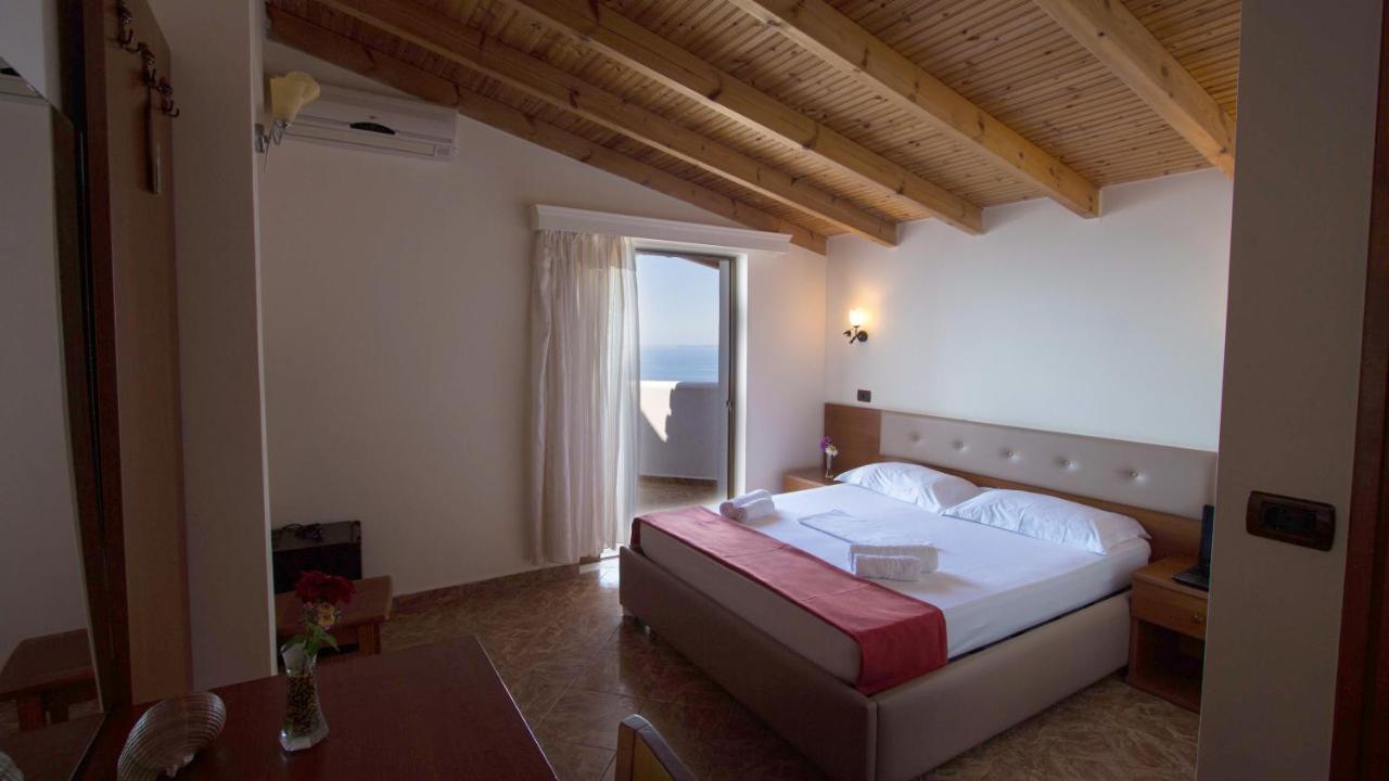 Paradise Lukova Hotel Exterior photo