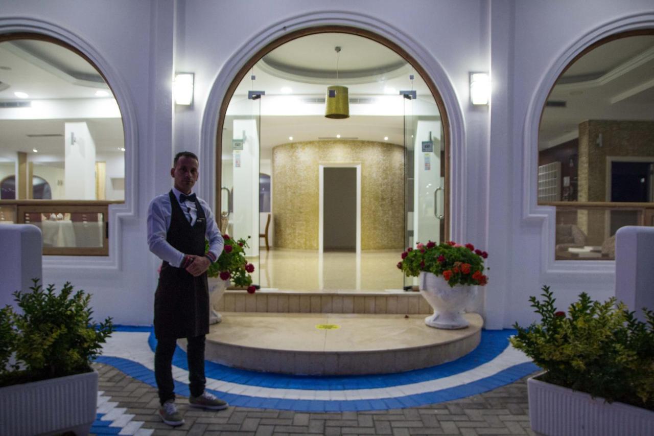 Paradise Lukova Hotel Exterior photo