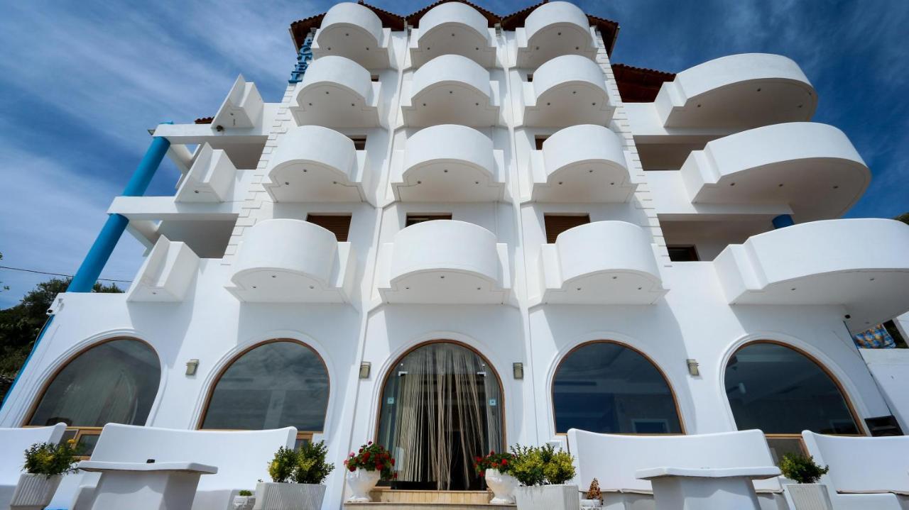 Paradise Lukova Hotel Exterior photo