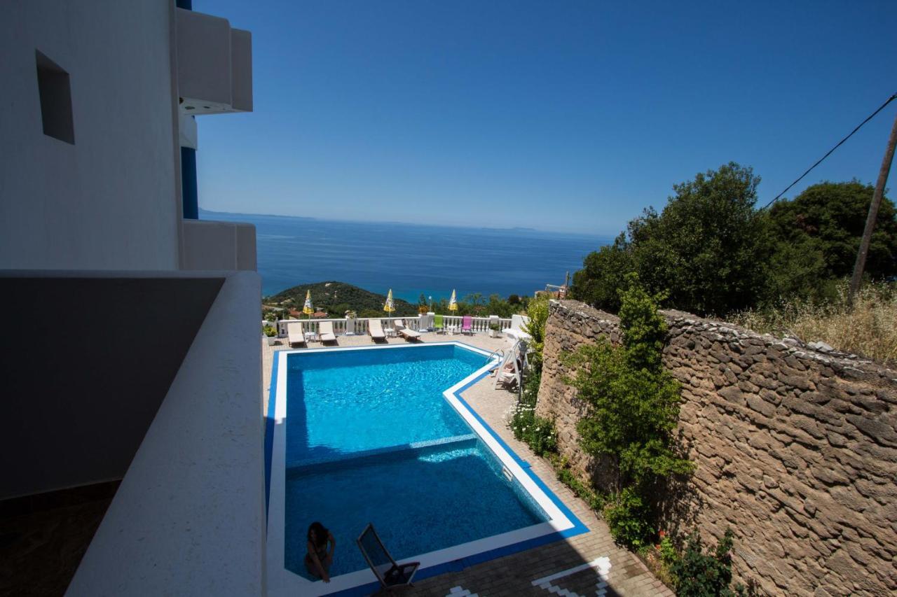 Paradise Lukova Hotel Exterior photo