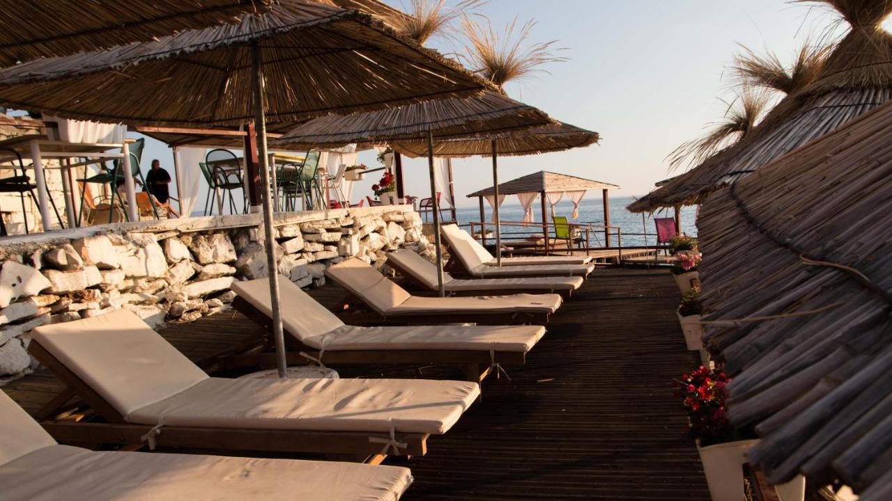 Paradise Lukova Hotel Exterior photo