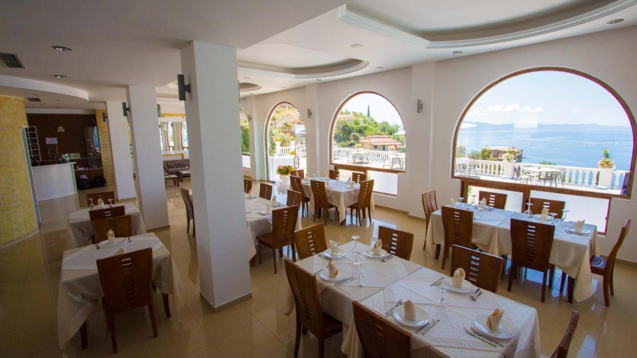 Paradise Lukova Hotel Exterior photo