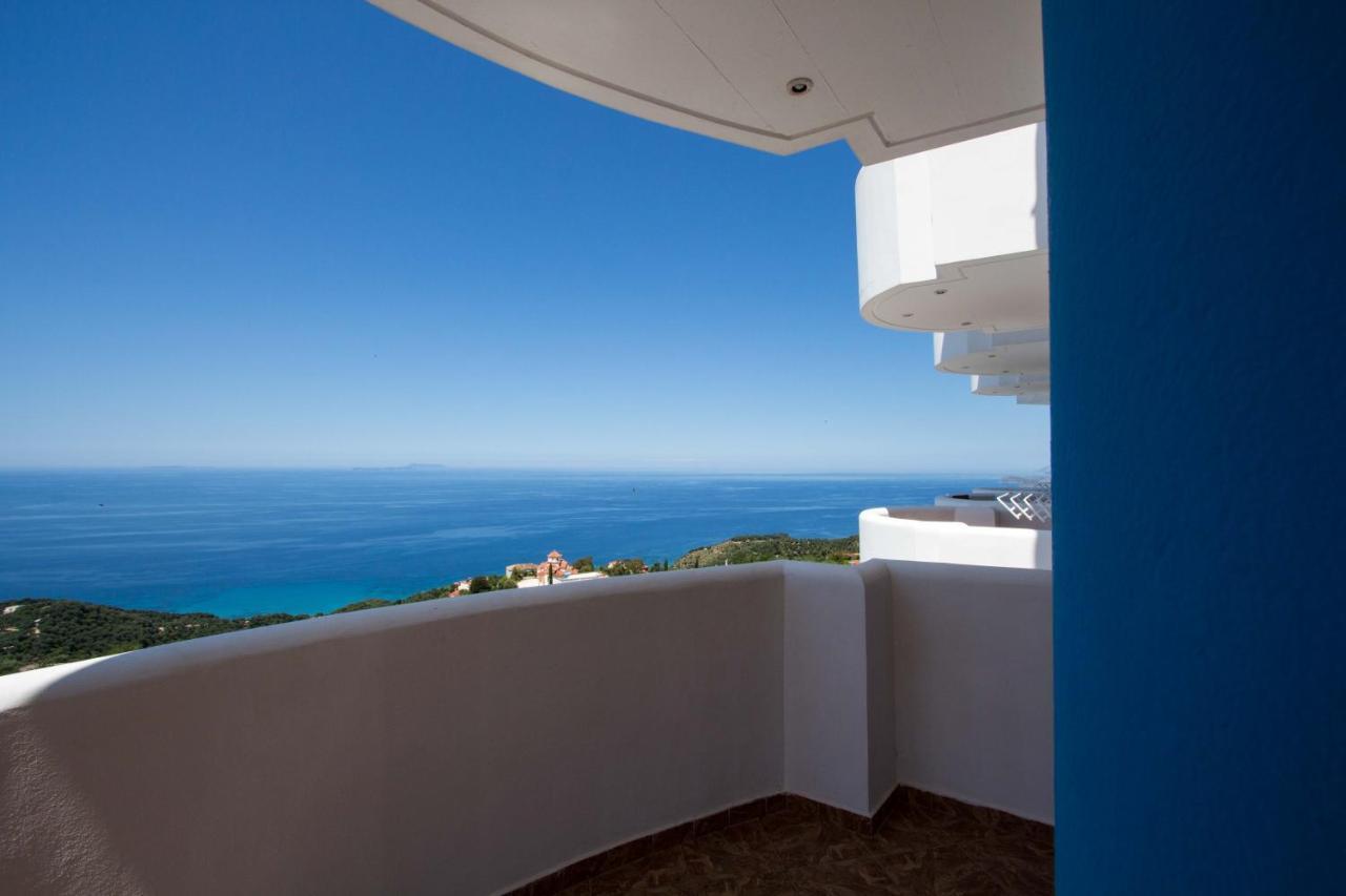Paradise Lukova Hotel Exterior photo