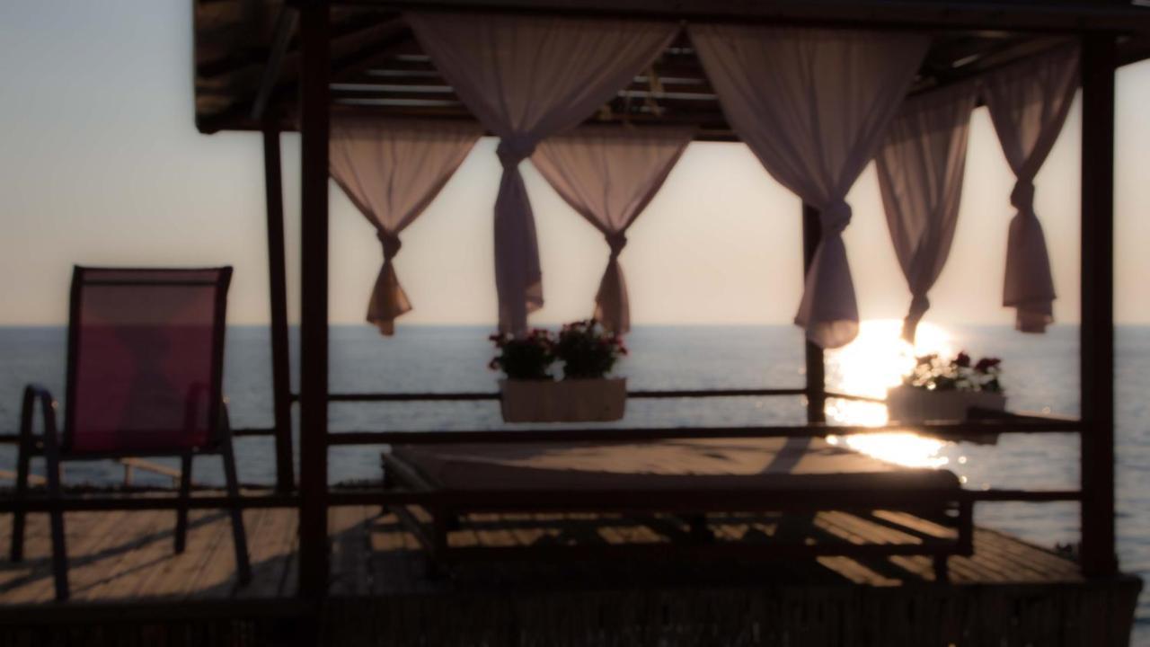 Paradise Lukova Hotel Exterior photo
