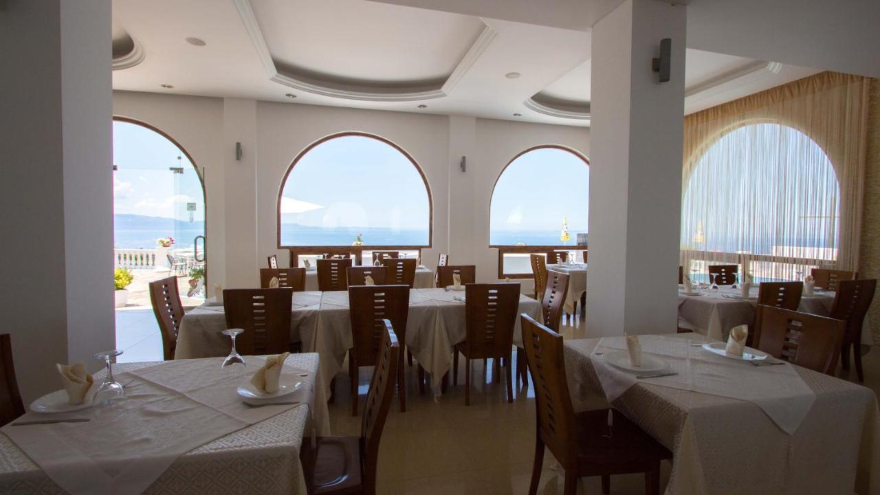 Paradise Lukova Hotel Exterior photo
