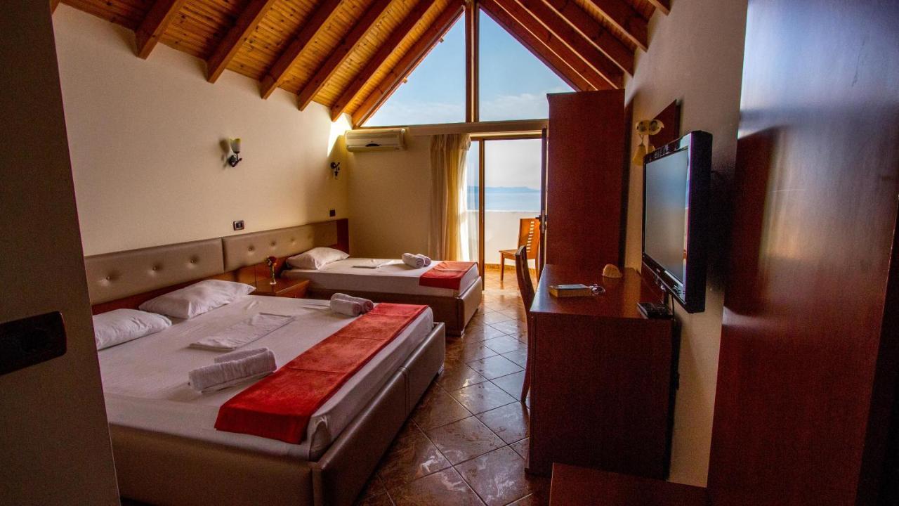 Paradise Lukova Hotel Exterior photo