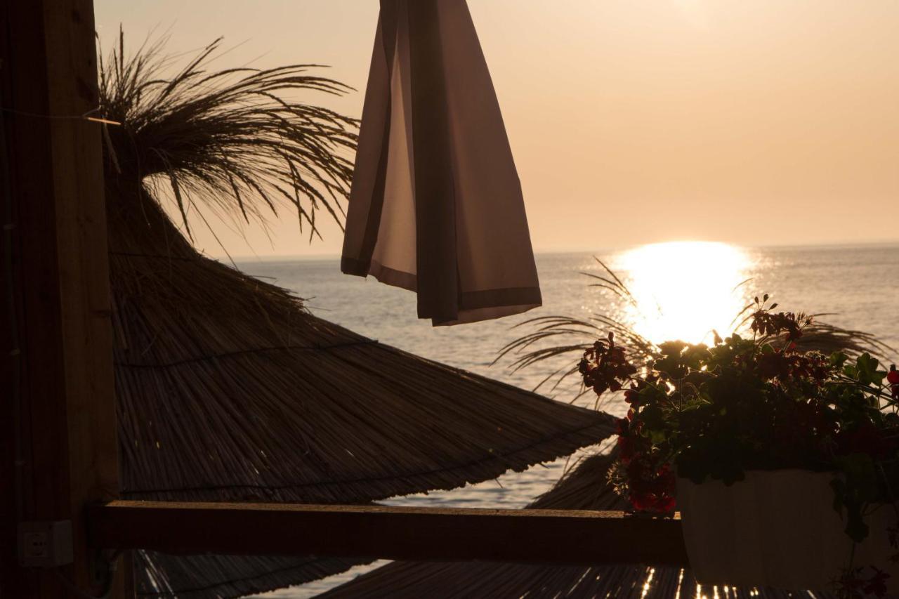 Paradise Lukova Hotel Exterior photo