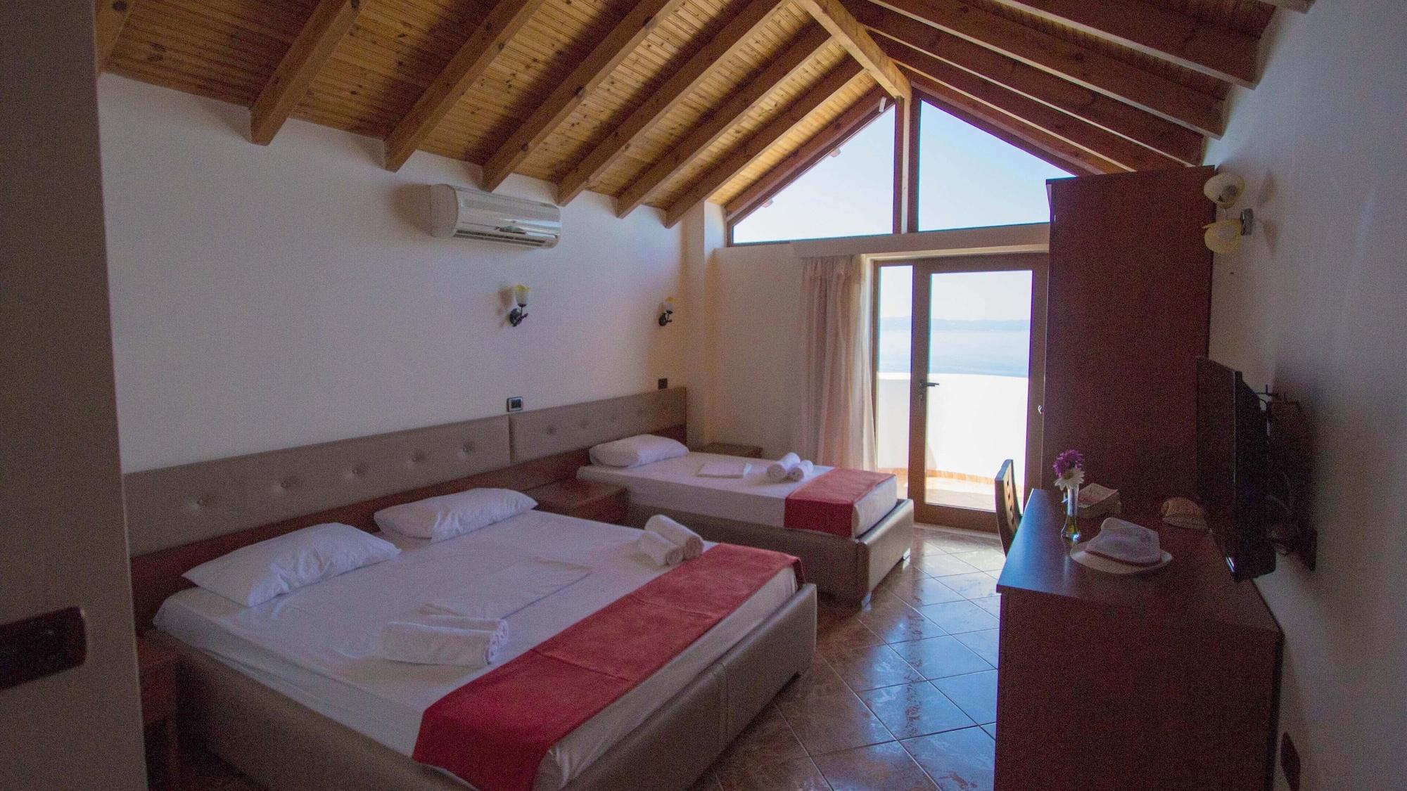 Paradise Lukova Hotel Exterior photo