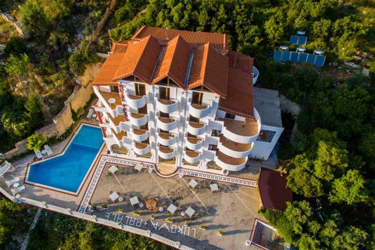 Paradise Lukova Hotel Exterior photo